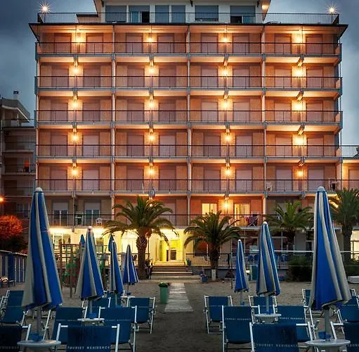 Ξενοδοχείο με διαμερίσματα Tourist 4*
