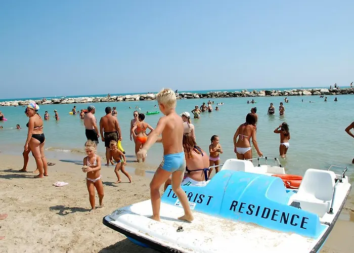 Tourist Ξενοδοχείο με διαμερίσματα 4*